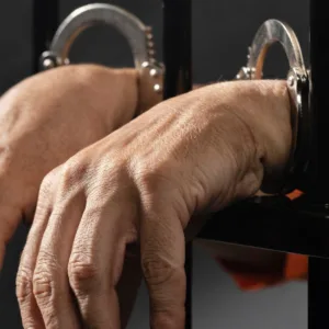 Homem é condenado por tentar matar companheira e agredir filho de quatro anos em SC