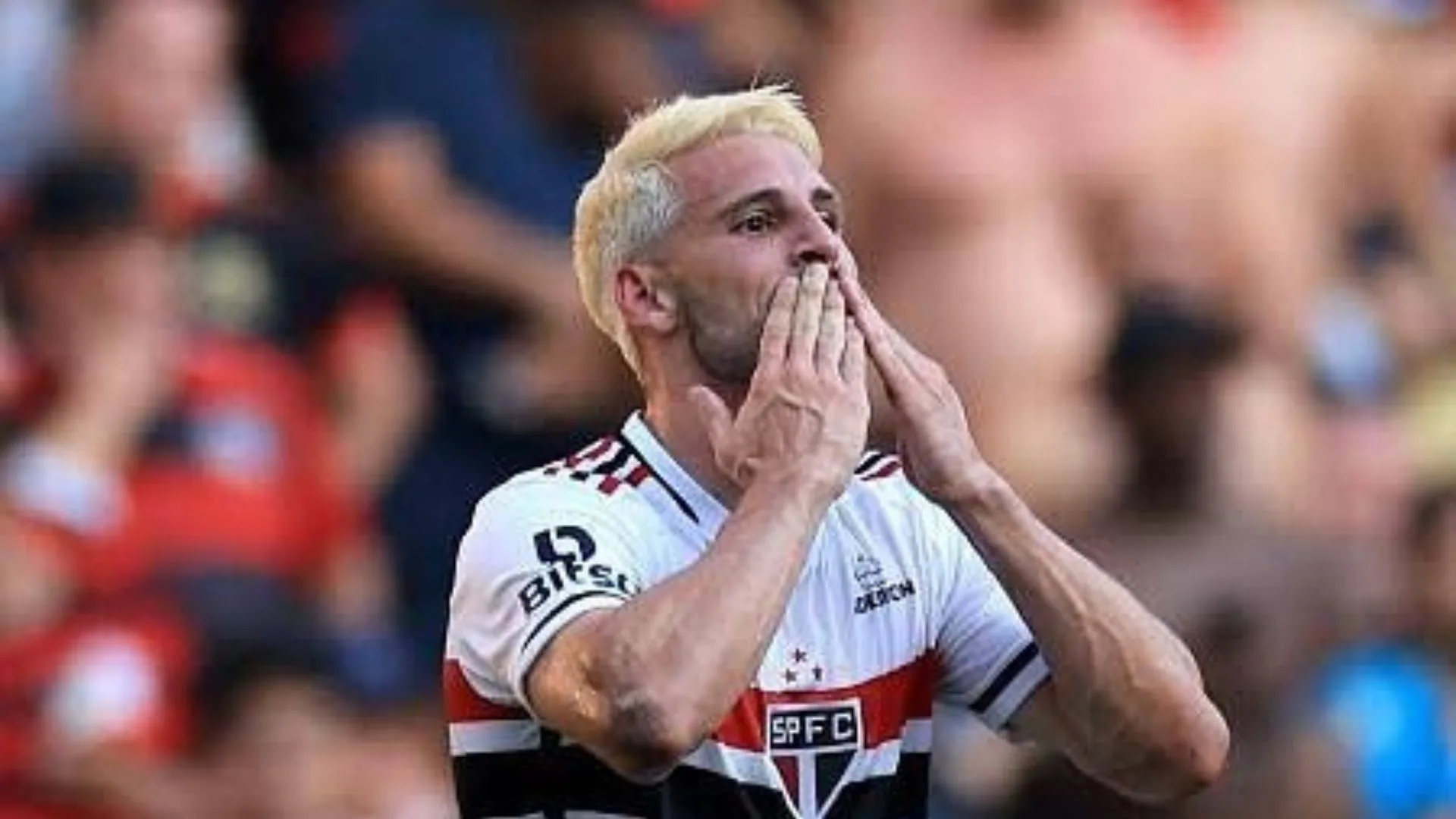 São Paulo recebe novo transfer ban da FIFA por dívida envolvendo ex-empresário de Calleri.| Foto: Divulgação / Redes Socais 