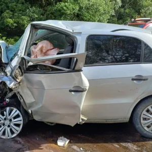 Acidente grave na BR-470 deixa cinco pessoas feridas