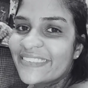 Antes de morrer, jovem arrastada pelo ex teve as pernas amputadas e passou por cinco cirurgias - Imagem: redes sociais