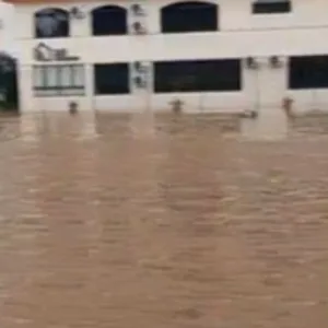 Chuva intensa provoca alagamentos e paralisa transporte coletivo em Joinville - Imagem: redes sociais