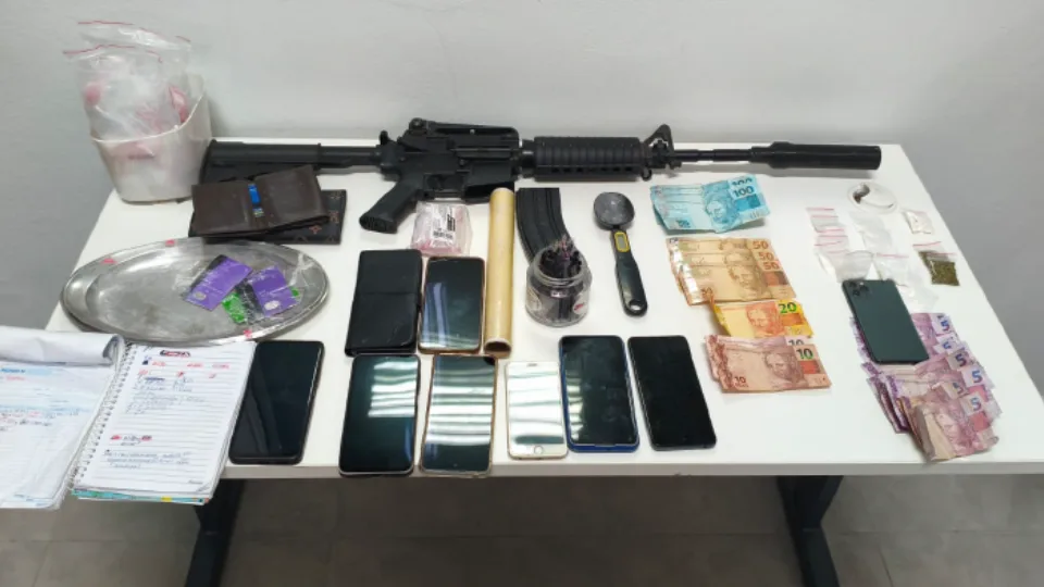 Três pessoas são presas em operação contra o tráfico de drogas em SC | Imagem: PM de SC