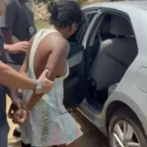 Mulher é presa suspeita de sequestrar bebê e atear fogo na mãe da criança