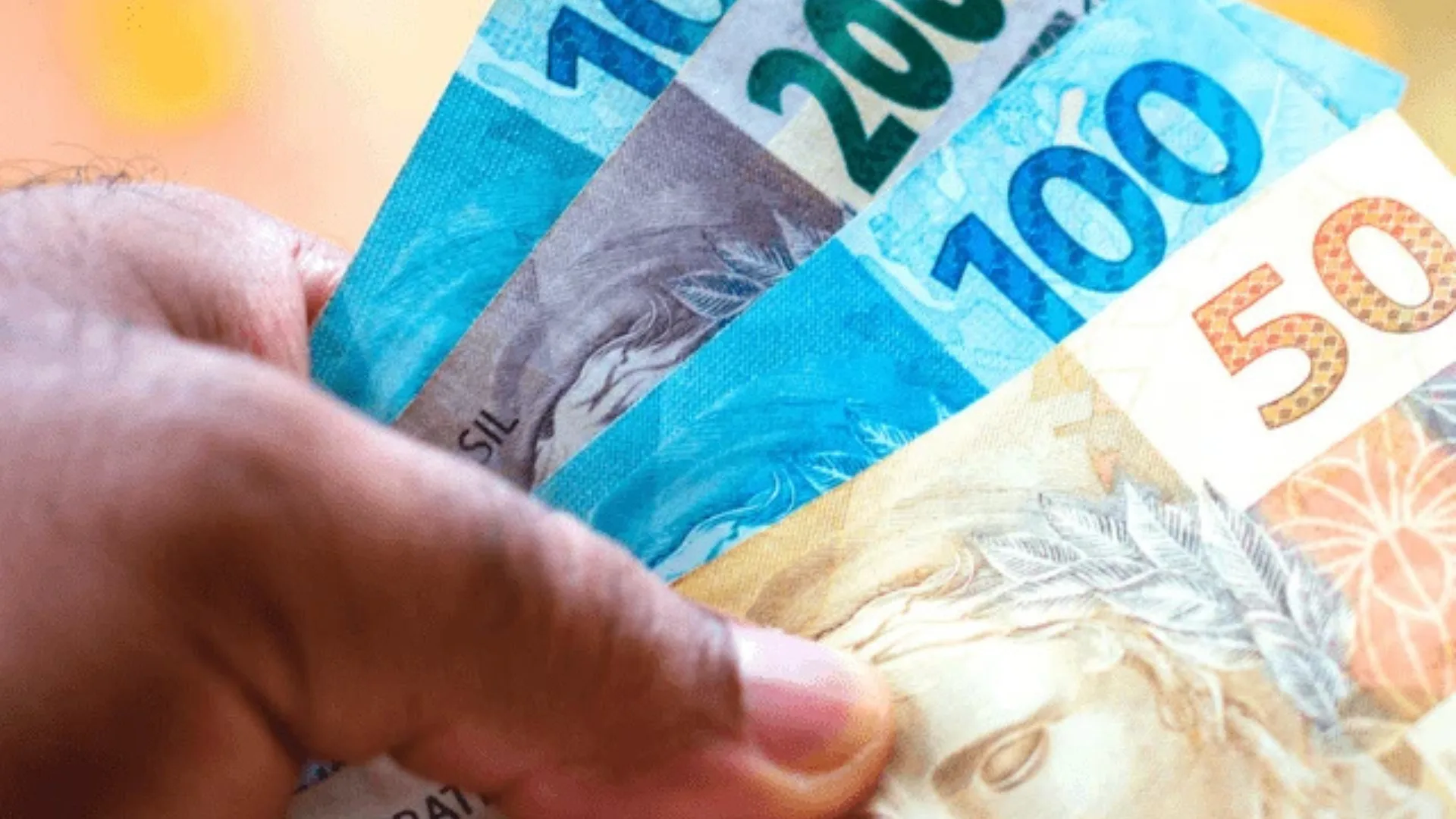 Segunda parcela do 13º salário deve ser antecipada para 19 de dezembro | Imagem:  Reprodução