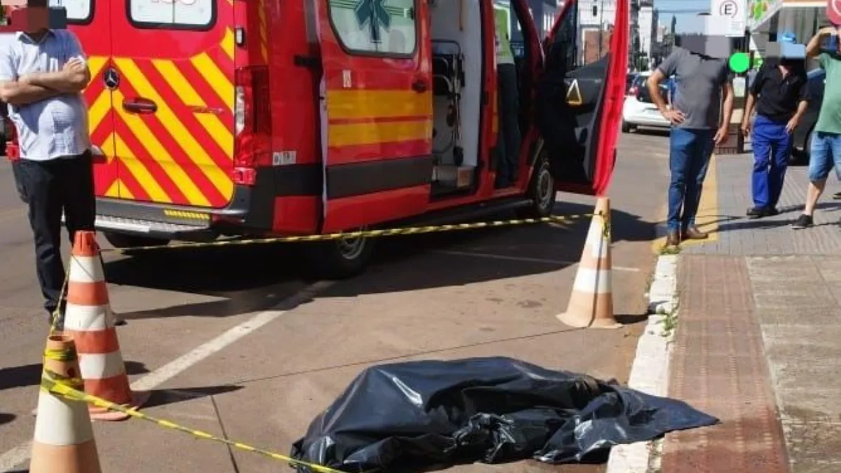 Homem morre após cair de terceiro andar enquanto trabalhava em limpeza de prédio em SC | Imagem: CBMSC