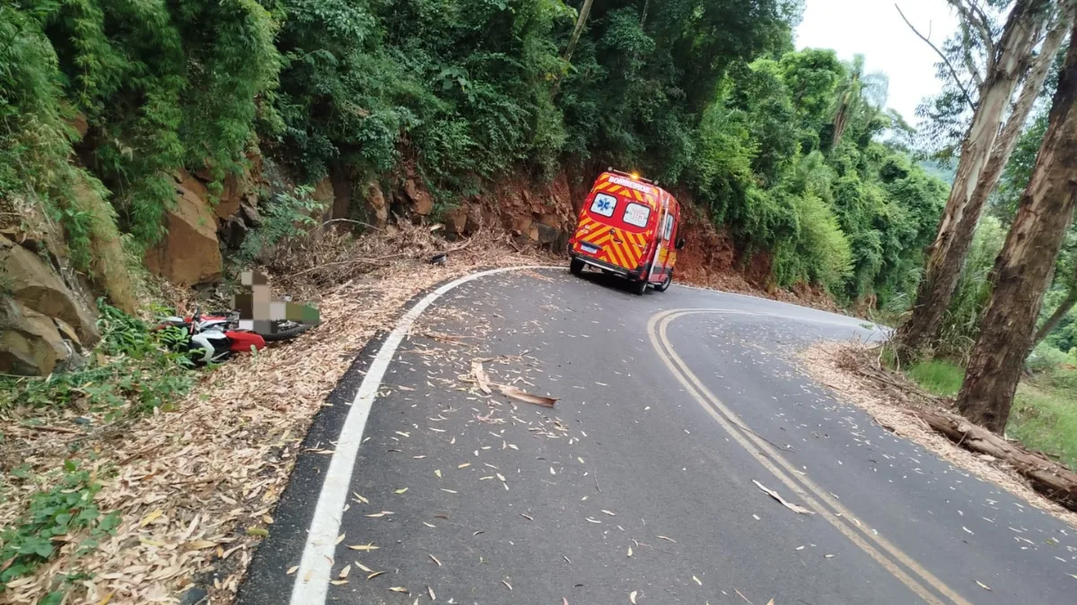 Motociclista é encontrado morto à beira de estrada no interior de SC | Imagem: CBMSC