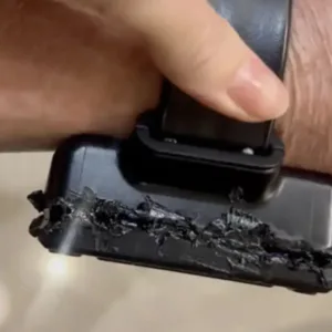 Laudo confirma que Bolsonaro tentou violar tornozeleira eletrônica