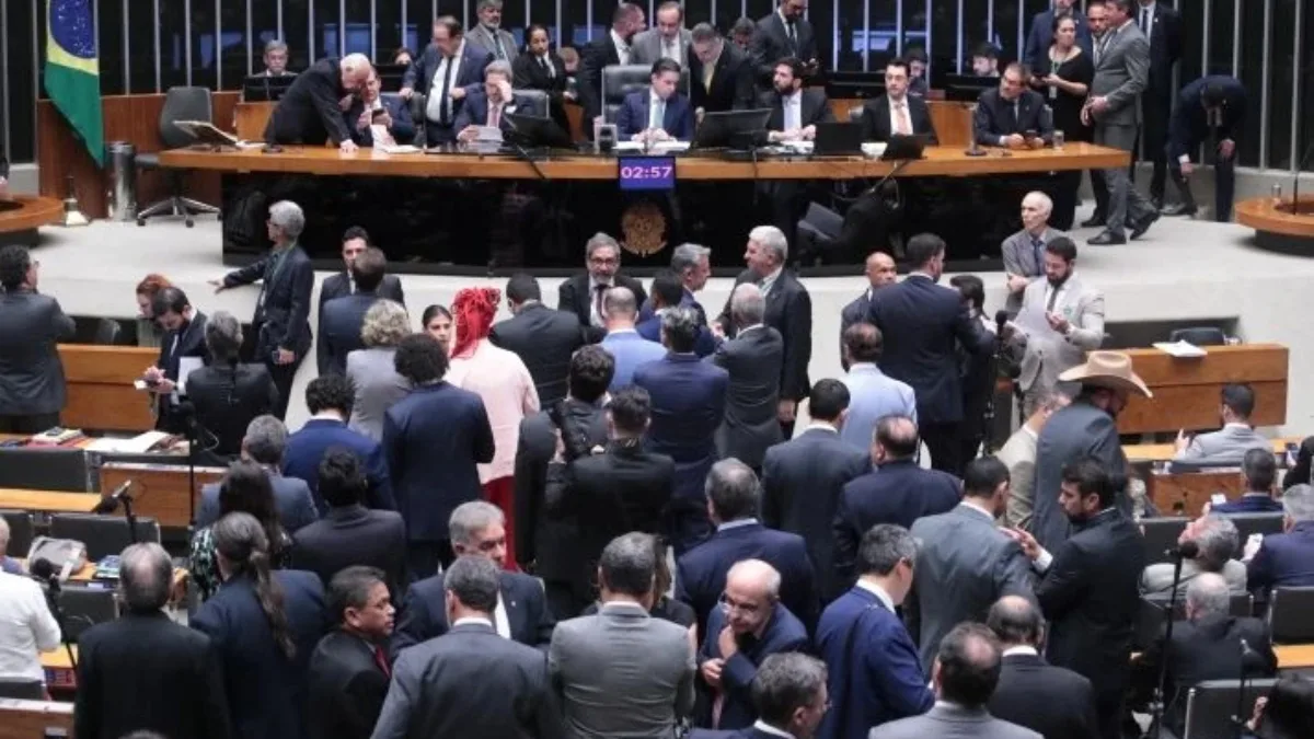 Câmara aprova redução de pena de Bolsonaro e outros condenados por tentativa de golpe
 | Imagem – Bruno Spada/Câmara dos Deputados