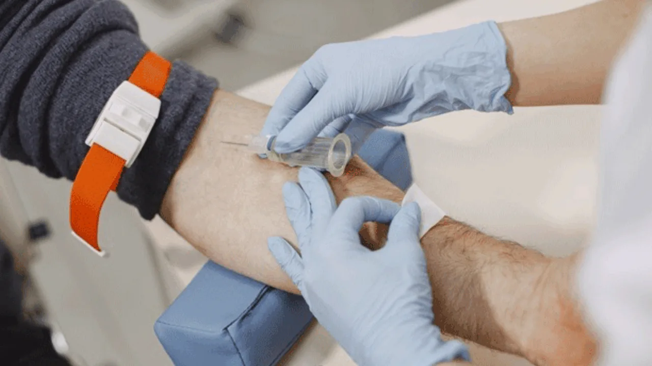 Laboratório é condenado a pagar R$ 8 mil após paciente ter nervo perfurado em coleta de sangue em SC | Imagem: Ilustrativa/ Canva