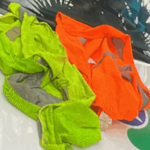 Dois homens são flagrados cobrando estacionamento ilegal em praia de SC - Foto: PMSC