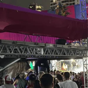 Parte de camarote cai durante Festival Réveillon e deixa feridos em Itajaí - Foto: Divulgação/Redes Sociais