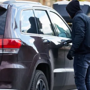 Polícia Militar recupera veículo roubado e prende homem por calote em hotel de Lages