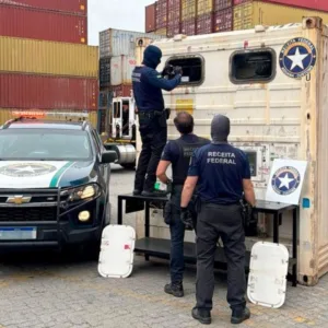 Receita Federal apreende mais de 50k de cocaína no Porto de Itajaí