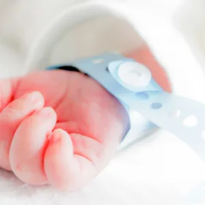 Secretaria da Saúde divulga estado de saúde de bebê internado após ingerir drogas em SC