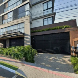 Suspeito de furto cai de prédio e morre após invadir apartamento em Chapecó - Foto: Imagem google maps