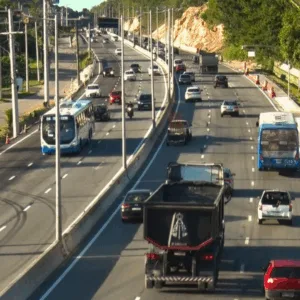 Terceira faixa da SC-401 é liberada e promete melhorar fluxo no verão em Florianópolis