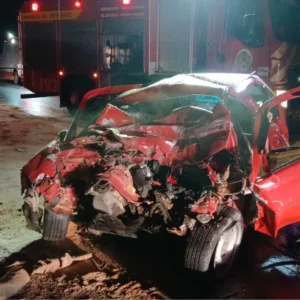 Acidente entre caminhão e carro deixa jovem morto na BR-470 em SC- Foto: CBVU