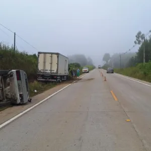 Acidente entre três veículos mobiliza Polícia Rodoviária na SC-114, em Palmeira