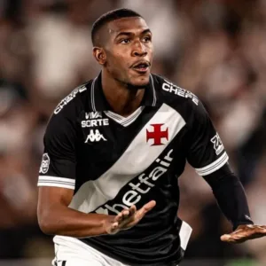 Bournemouth avança por Rayan e aguarda resposta do Vasco