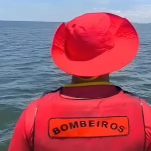 Buscas continuam por dois homens após corpo ser encontrado no litoral de SC .| Foto: Divulgação / CBMSC