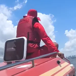 Buscas por homens desaparecidos no mar seguem em Balneário Piçarras