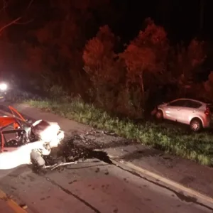 Colisão entre dois carros deixa quatro feridos na BR-282 em Bom Retiro