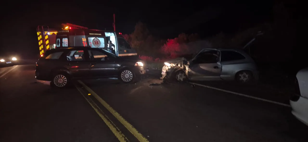 Colisão frontal mobiliza equipes de socorro na SC-114 em São Joaquim