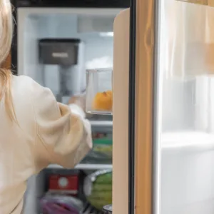 Cuidados com a geladeira ajudam a reduzir o consumo de energia | Foto: Canva 