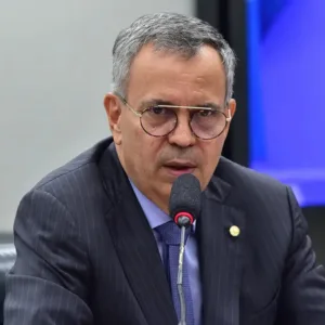 Deputado Félix Mendonça é alvo de operação da PF contra desvios de emendas parlamentares - Foto: Foto: Zeca Ribeiro/Câmara dos Deputados