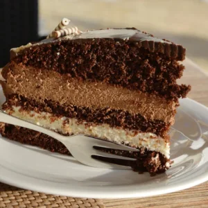 Dia do Bolo de Chocolate; Veja 2 receitas para fazer na AirFryer