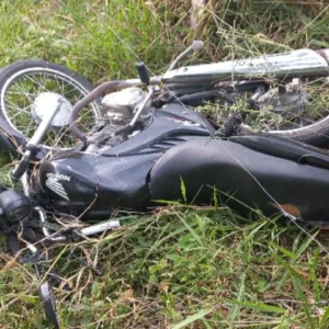Homem de 64 anos morre após acidente de moto na SC-410, na Grande Florianópolis - Foto: PMRv