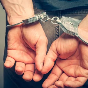 Homem é preso em Santa Cecília após agredir policiais e proferir ofensas homofóbicas