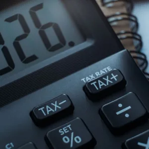 Último dia para pagar IPTU com desconto em Florianópolis | Foto: Reprodução / Canva 
