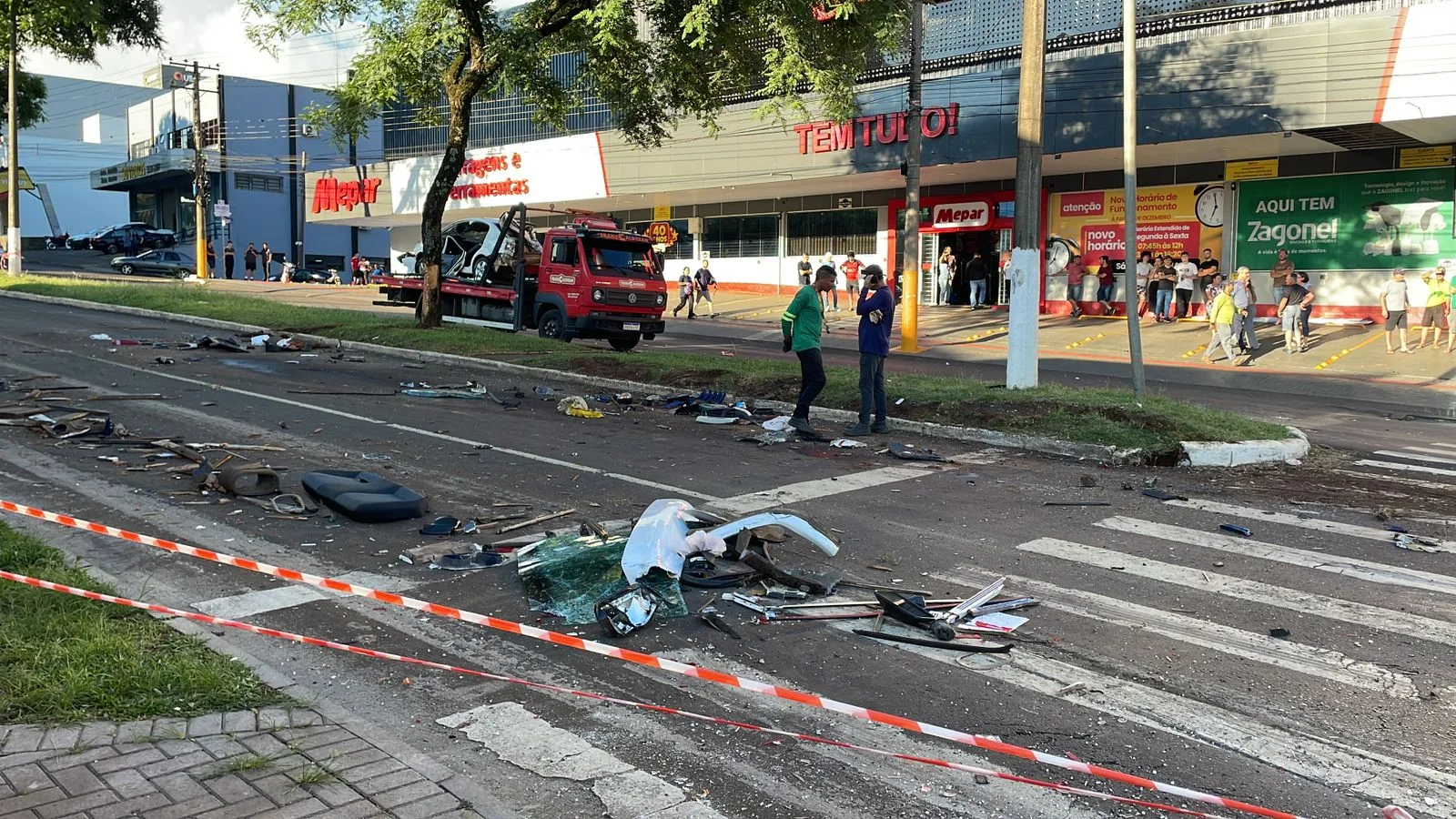 Imagens impressionantes mostram rastros de destruição dapós acidente em Chapecó