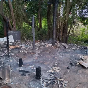 Incêndio destrói edificação de madeira em Lages