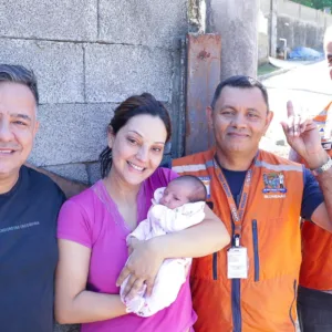 'Intervenção divina', agentes da Defesa Civil salvam bebê engasgada em SC