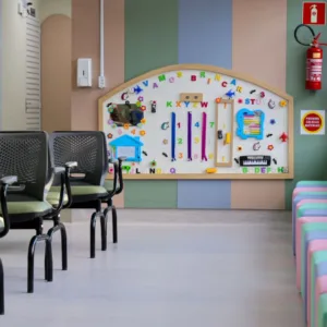 Lei sancionada em SC garante prioridade no atendimento a crianças e adolescentes com câncer