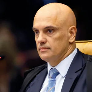 Moraes autoriza Bolsonaro a ir a hospital após queda em cela da PF