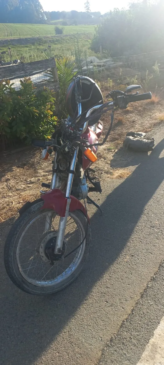 Motociclista morre após colisão com trator em SC