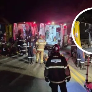 Ônibus que tombou vindo para SC fazia transporte clandestino, diz ANTT