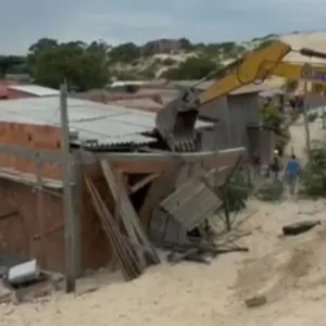 Operação solo legal realiza nove demolições no Norte da Ilha de Santa Catarina