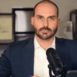 PF avalia demissão de Eduardo Bolsonaro por faltas