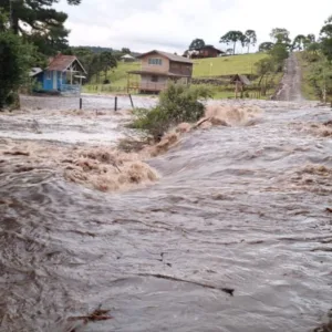 Chuva intensa atinge Divisa Bocaina e Faxinal Preto, na região de Urupema - Imagem: cedido