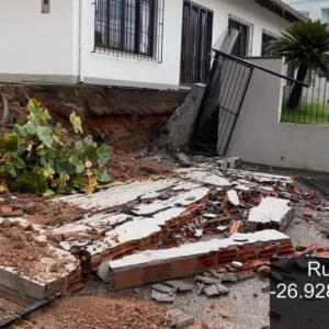 Temporal causa estragos em Gaspar e gera mais de 80 chamados à Defesa Civil em menos de uma hora