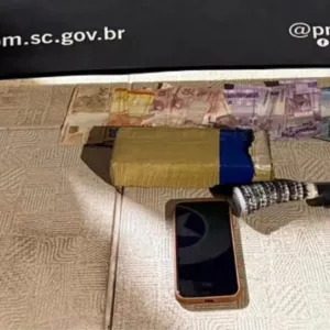 Mulher é presa por tráfico de drogas em Lages