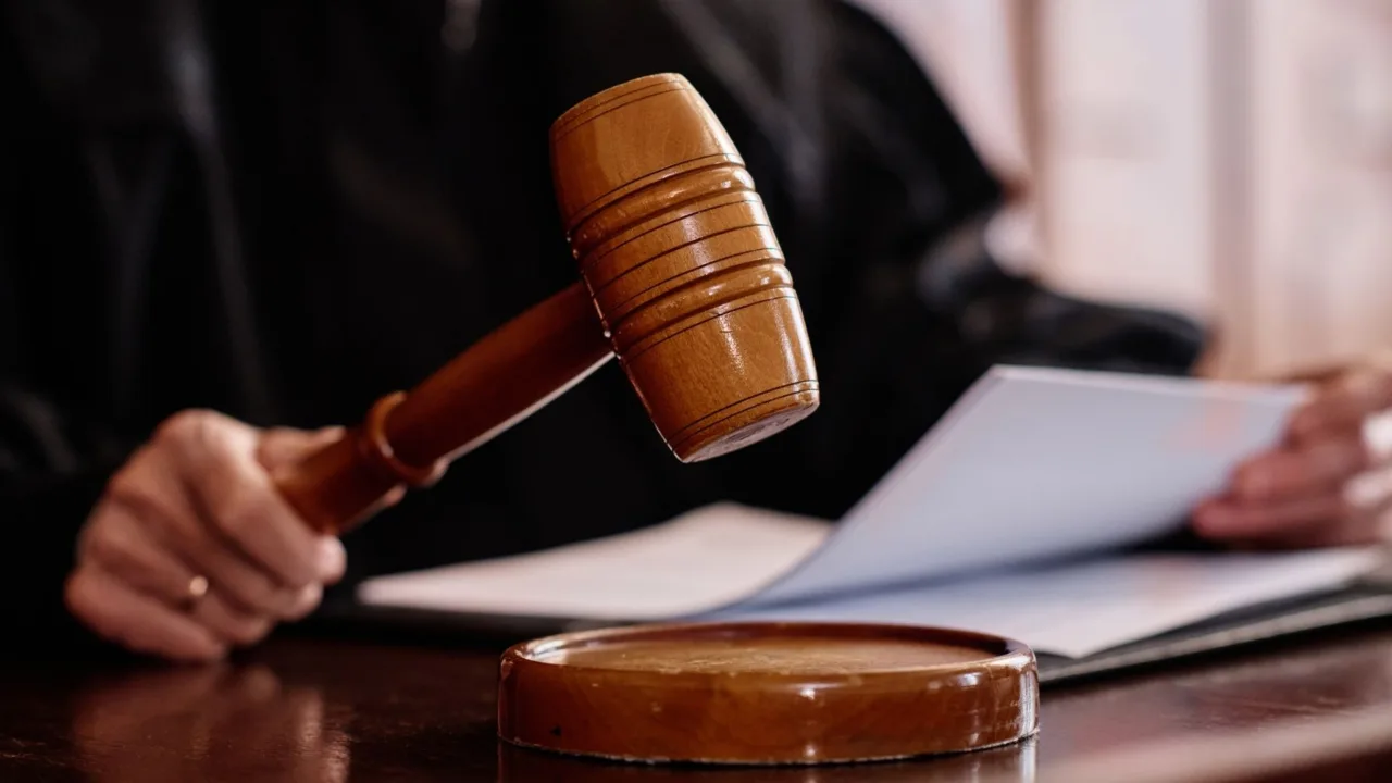 Amantes são condenados por morte de policial civil em SC - Foto: Canva | Reprodução