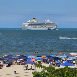 Praia Central de Balneário Camboriú está quase 100% própria para banho, aponta IMA