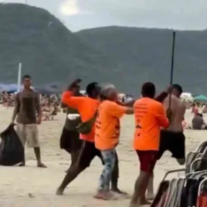 VÍDEO turista argentino é agredido na Praia Central de Balneário Camboriú