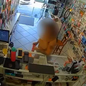 Vídeo flagra suposta injúria racial contra funcionário em loja no Norte da Ilha