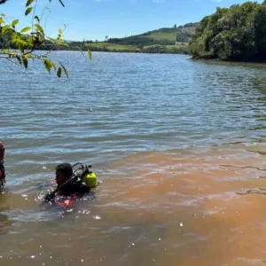 Bombeiros localizam corpo de vítima de afogamento em Anita Garibaldi